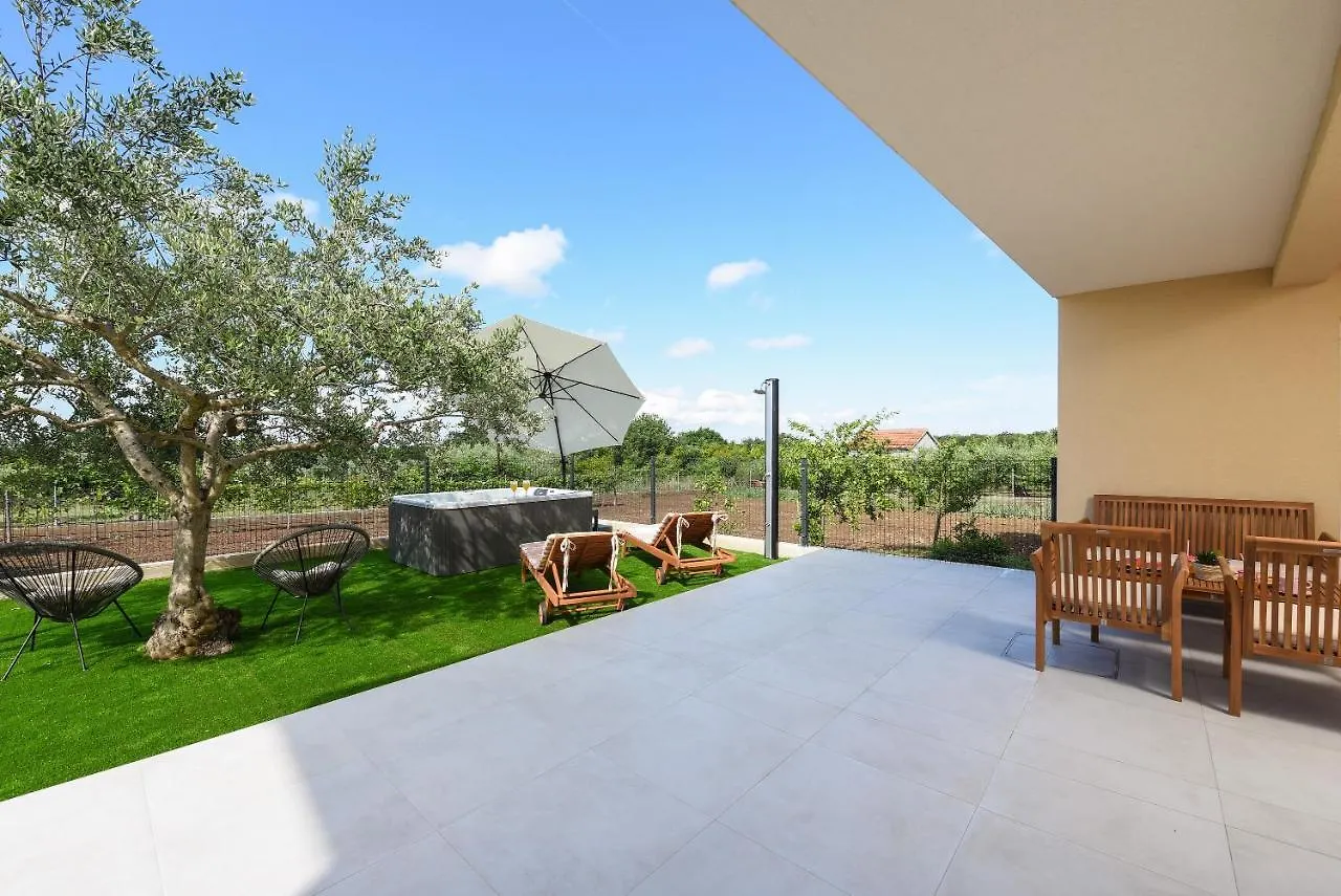 Luxury Apartment Laly Policnik