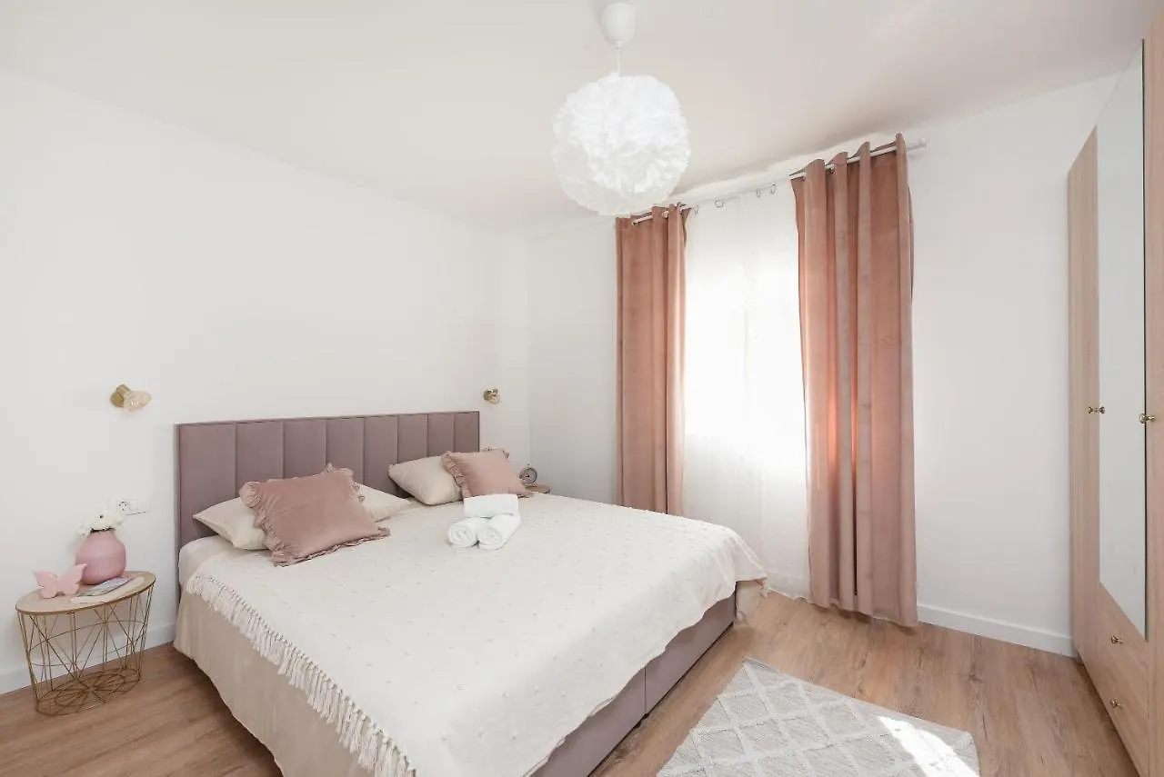 Luxury Apartment Laly Policnik